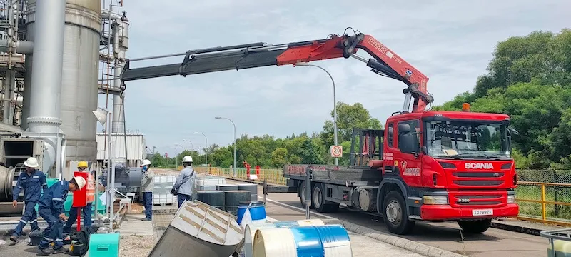 Vortex | Lorry Crane Dropping Items on Site